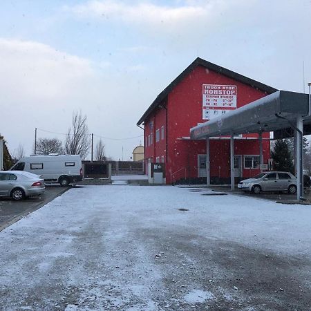 Motel Red Oil Lovosice Bagian luar foto