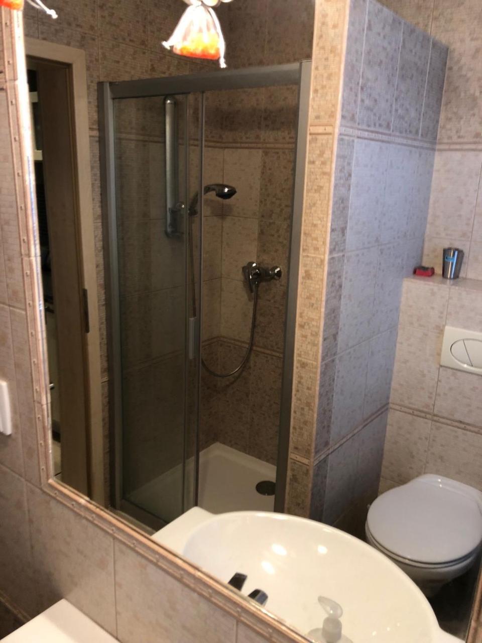 Motel Red Oil Lovosice Bagian luar foto